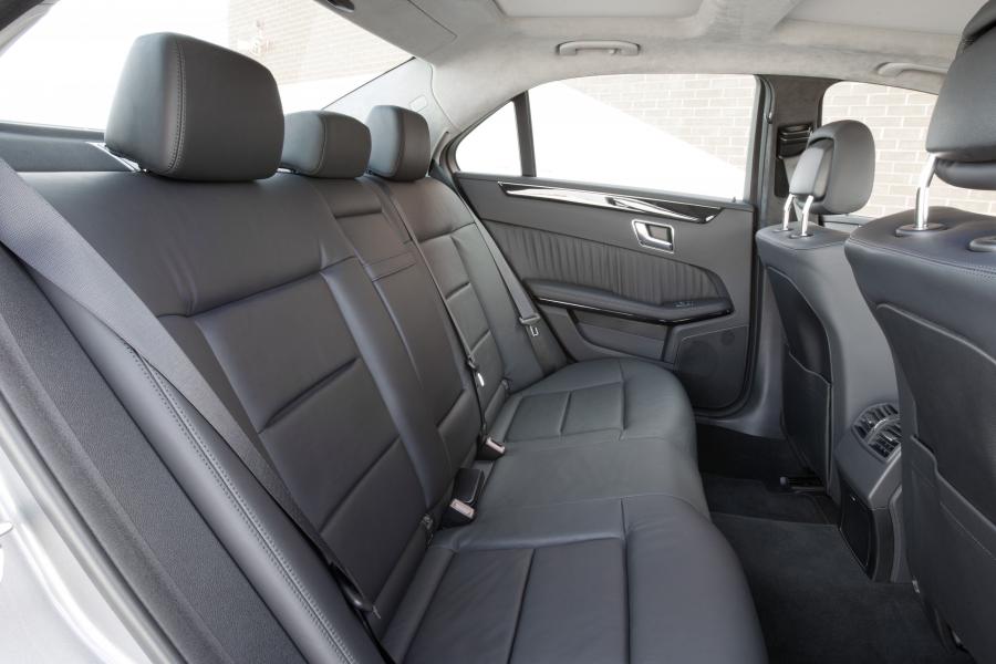  Mercedes-Benz E300 Hybrid Saloon 2012 года  (фото 25 из 58)